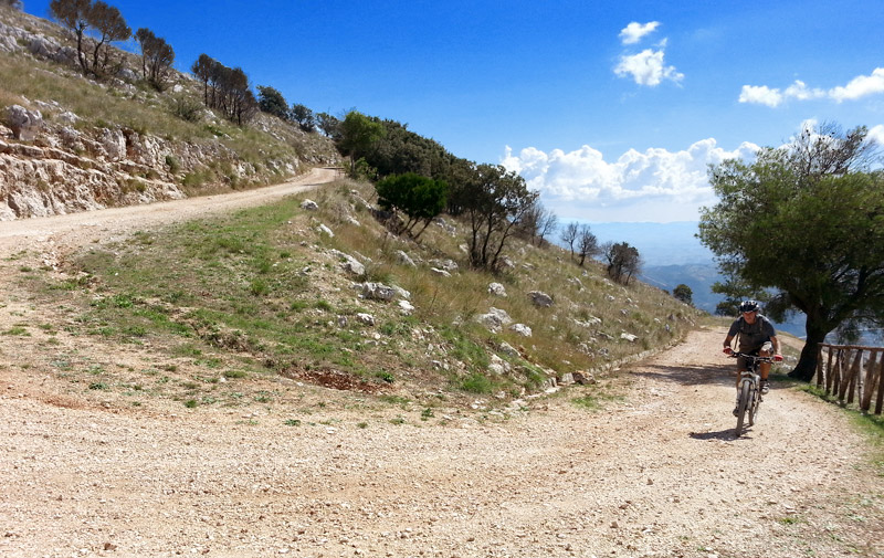 Bike Panoramic Tour of Mount Inici with breathtaking downhill of the 100 Hairpins